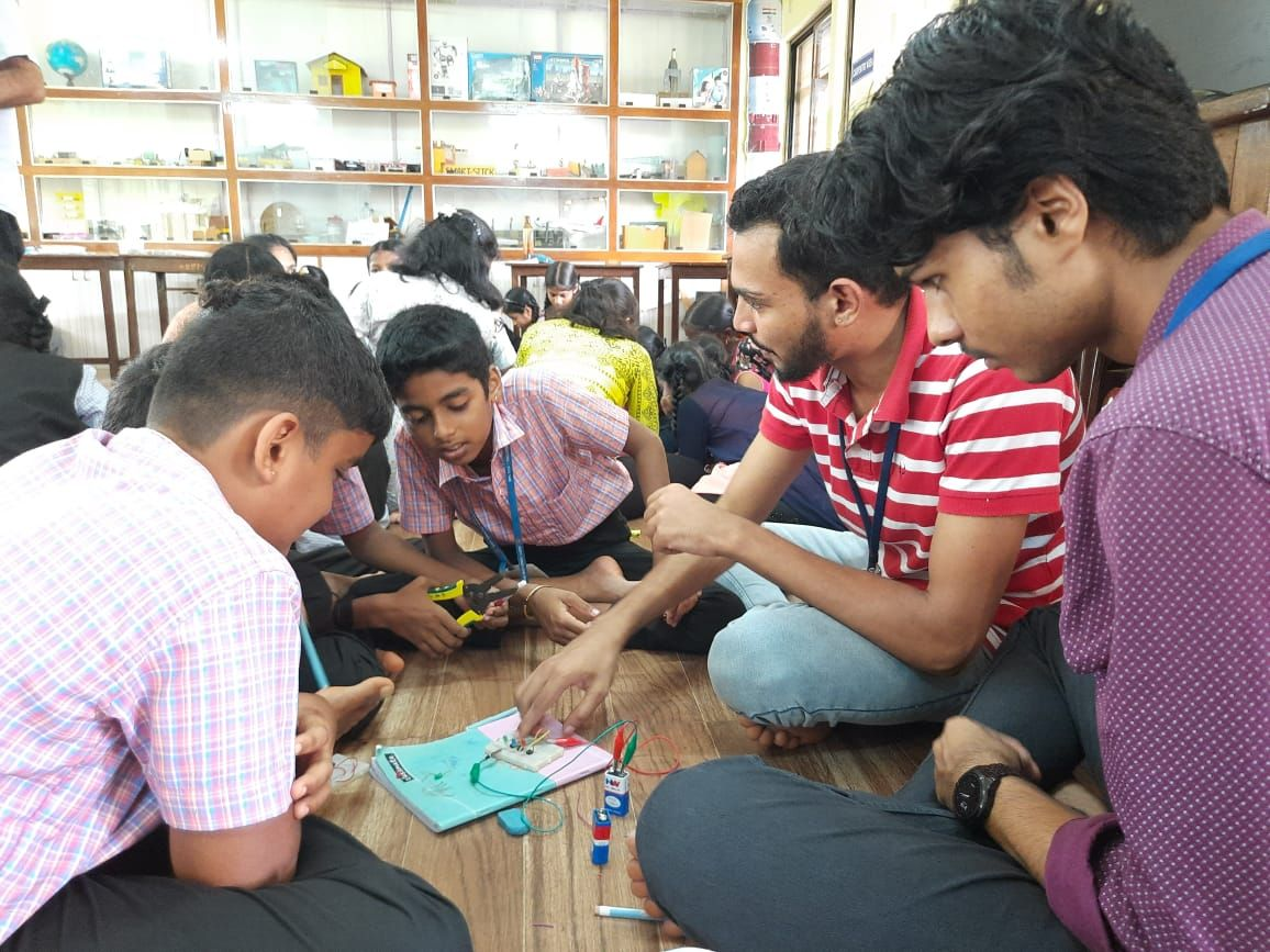 Basics of Electronics Workshop for School Students photo 2